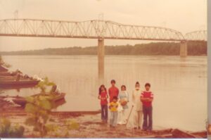 1978 - Aji with Abba Ji & kids, Missouti River, Mo